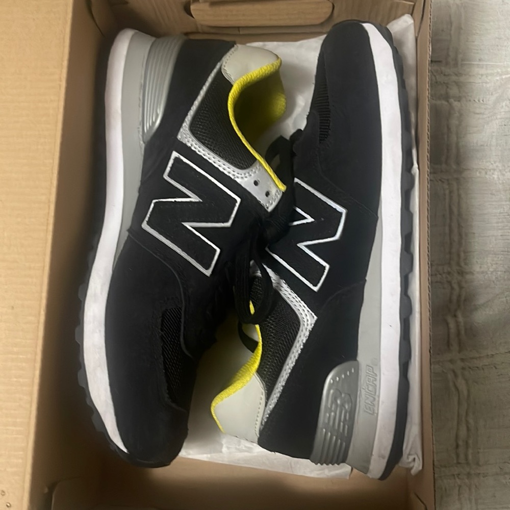 FIGS x NEW BALANCE size 8 women